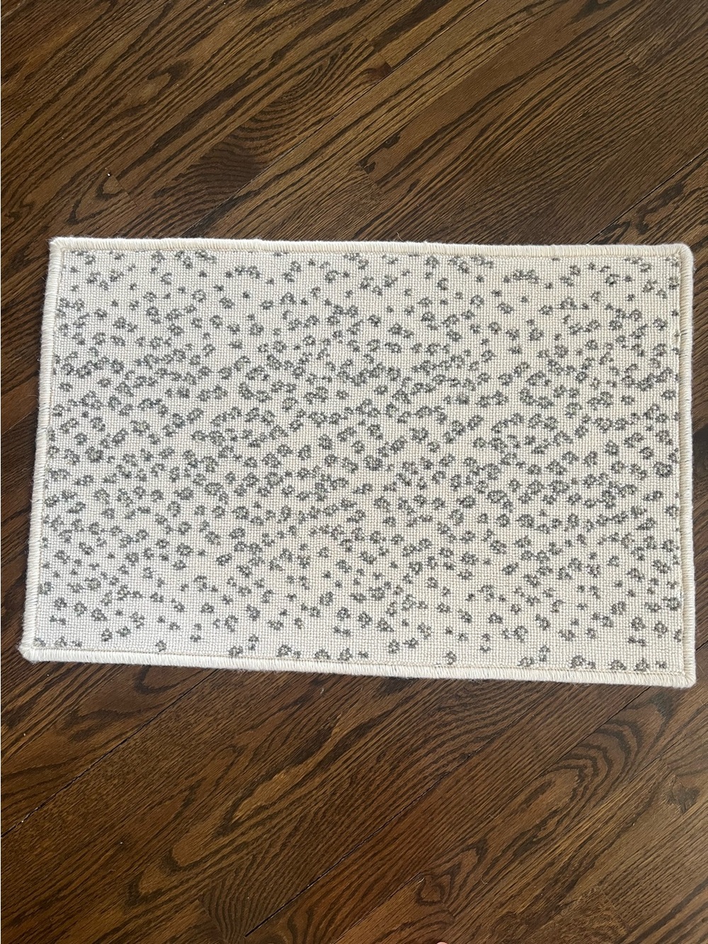 27.5 inches x 18 inches 100% Wool Grey Leopard Rug, Carpet, Mat
